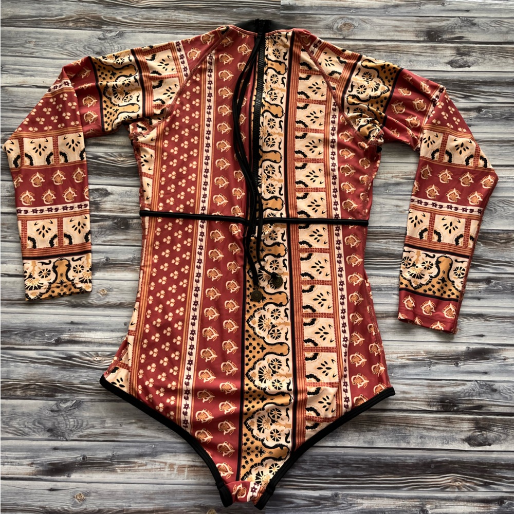 RIP CURL Saffron Skies one piece surf suit in paisley rust size 12 - Picture 7 of 13